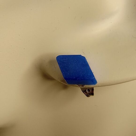 CLEARANCE - Blue diamond shaped resin stud earrings - Picture 2 of 3